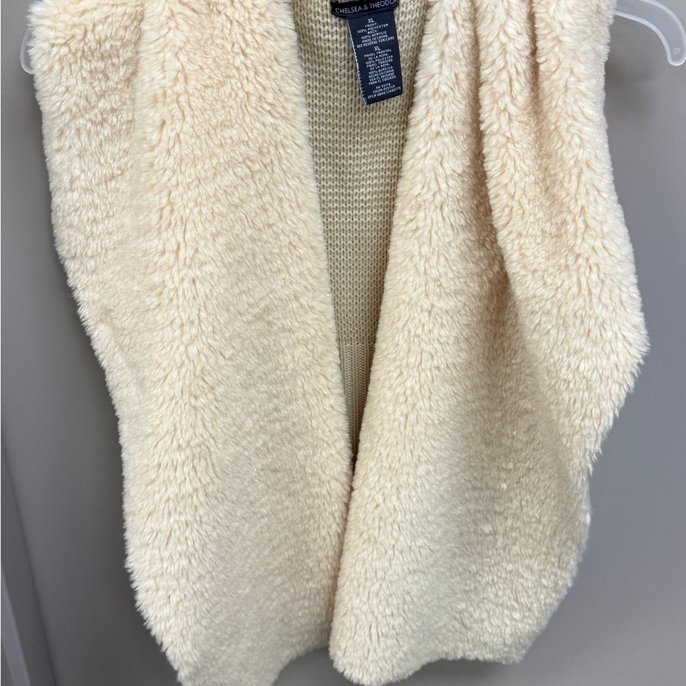 Chelsea‎ & Theodore Cream Sherpa Vest